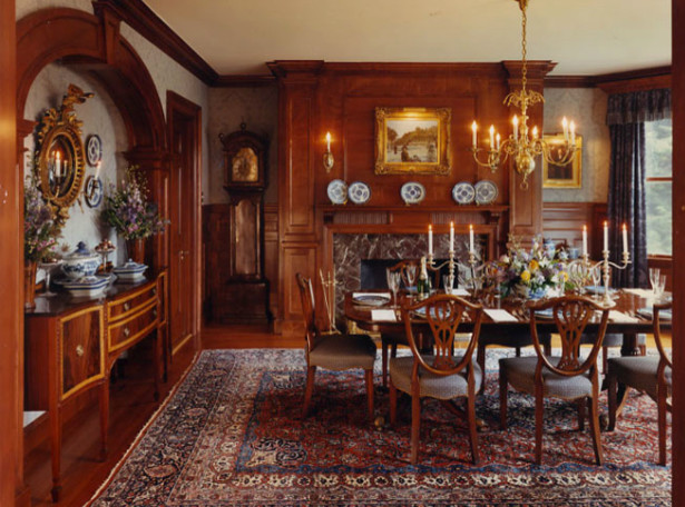 Classic enclosed dining room in Boston.
