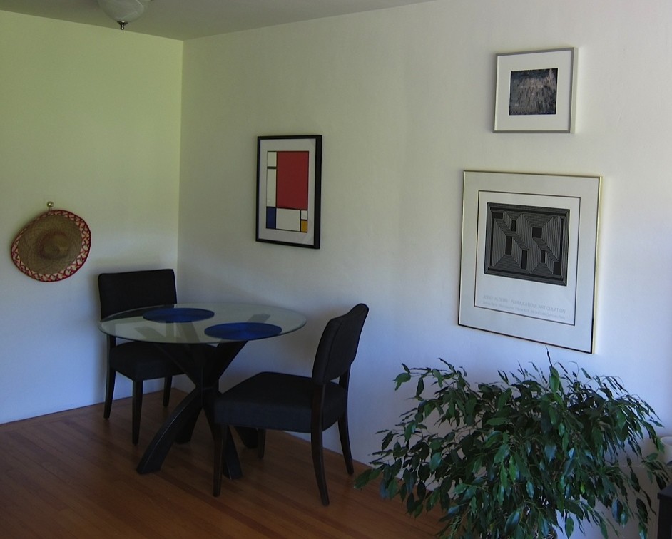 Dining room - contemporary dining room idea in San Francisco