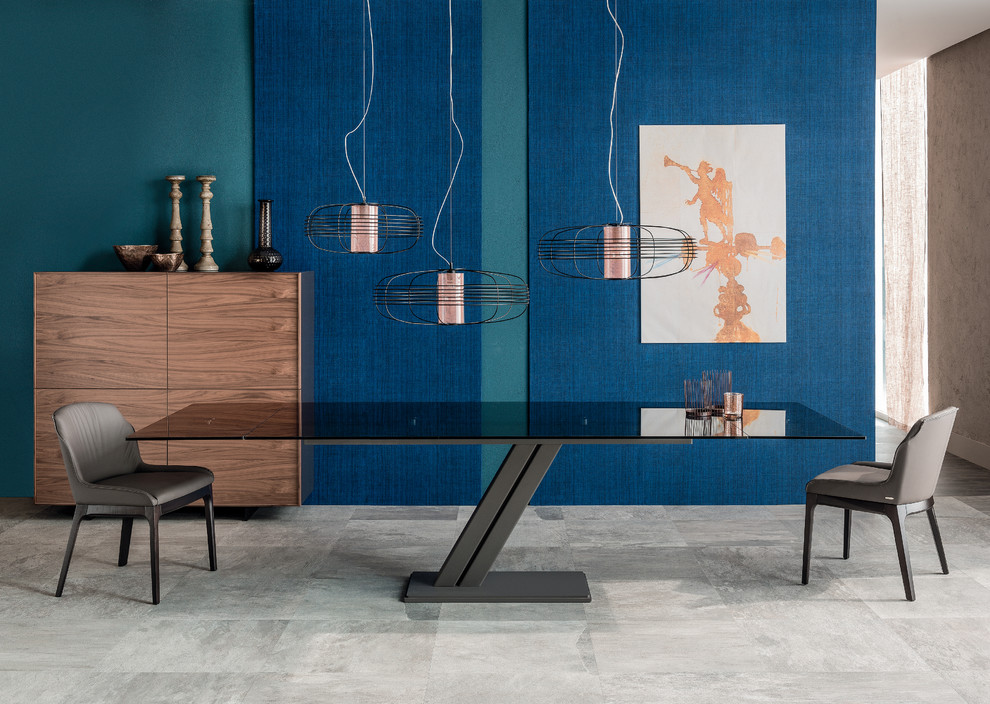 Идея дизайна: огромная гостиная-столовая в стиле модернизм с синими стенами, полом из керамогранита и серым полом