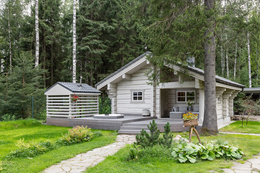Mountain style exterior home photo in Saint Petersburg