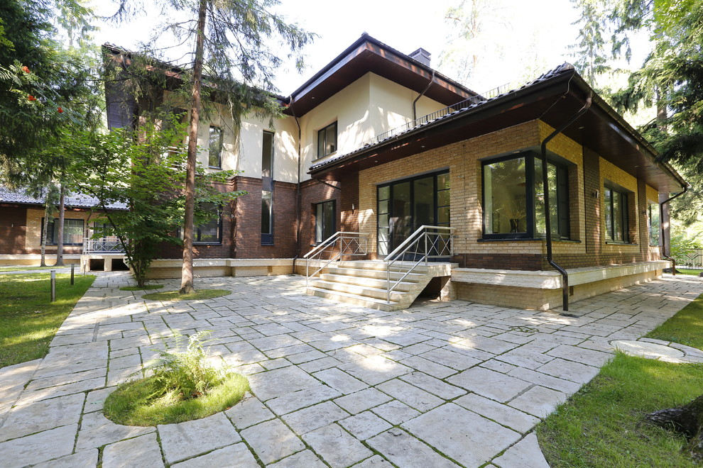 Contemporary exterior home idea in Moscow