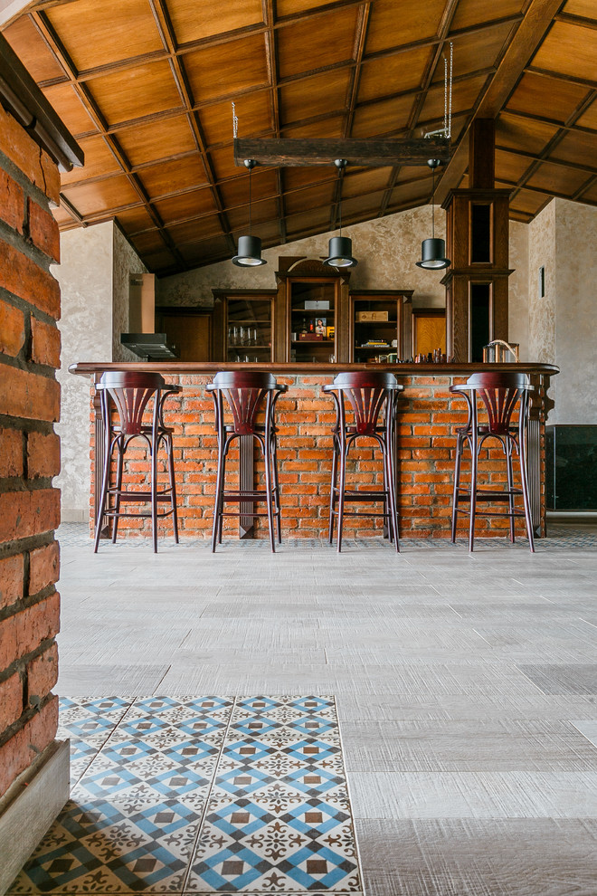 Foto di un angolo bar industriale