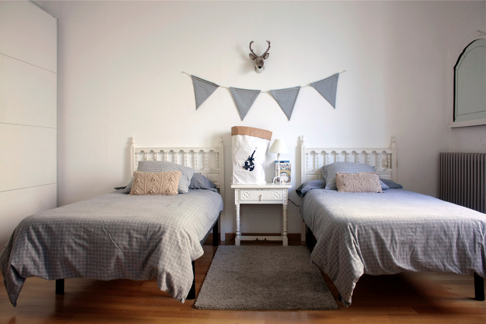 Источник вдохновения для домашнего уюта: нейтральная детская среднего размера в стиле кантри с спальным местом