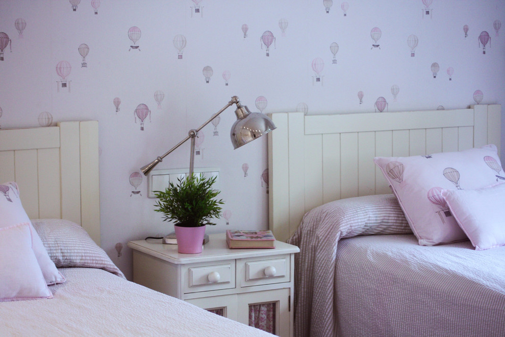 Foto de dormitorio infantil romántico grande
