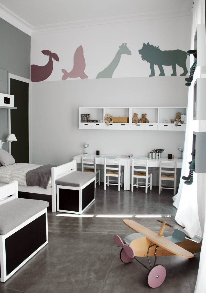 Ejemplo de dormitorio infantil de 4 a 10 años contemporáneo de tamaño medio con paredes grises y suelo de baldosas de cerámica