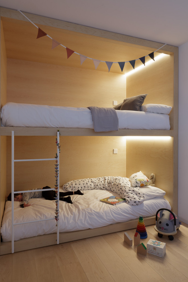 Photo of a contemporary kids' bedroom in Alicante-Costa Blanca.