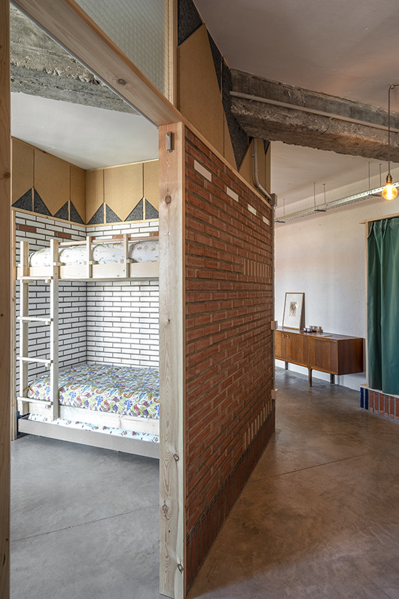 マドリードにあるインダストリアルスタイルのおしゃれな子供部屋の写真
