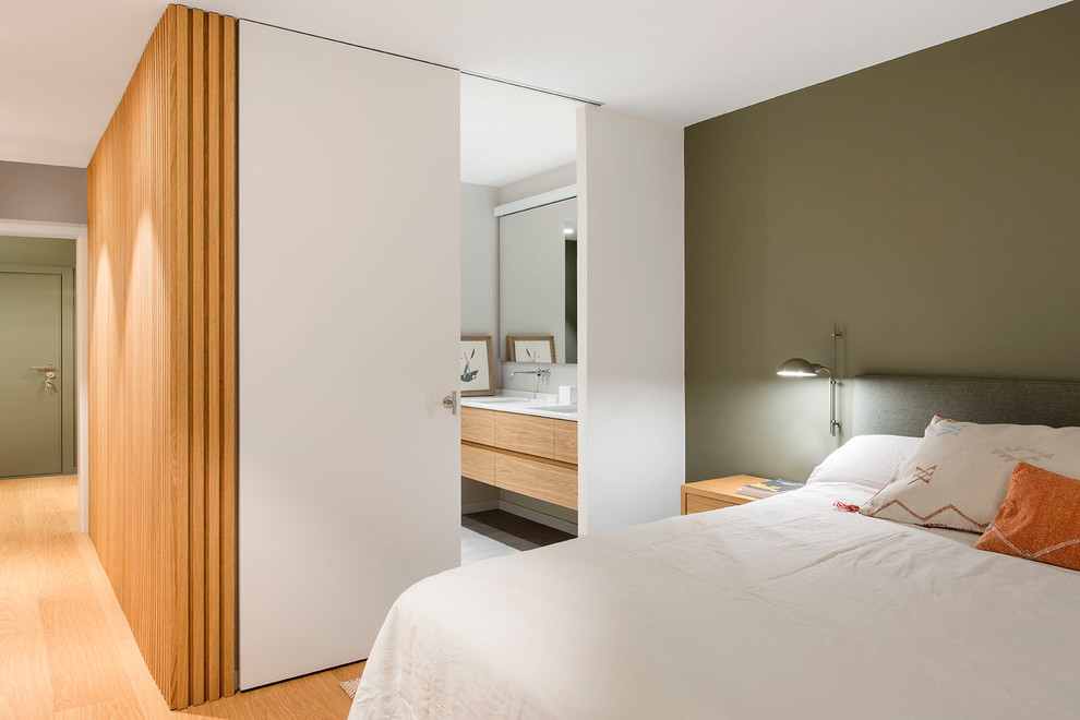 Bedroom - scandinavian bedroom idea in Barcelona