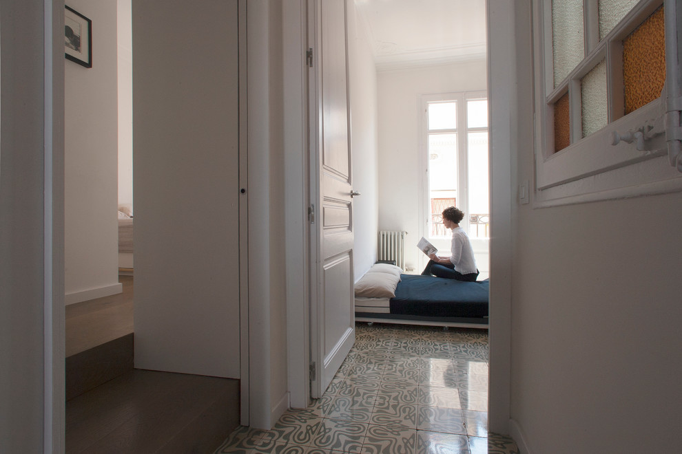 バルセロナにあるコンテンポラリースタイルのおしゃれな寝室のインテリア