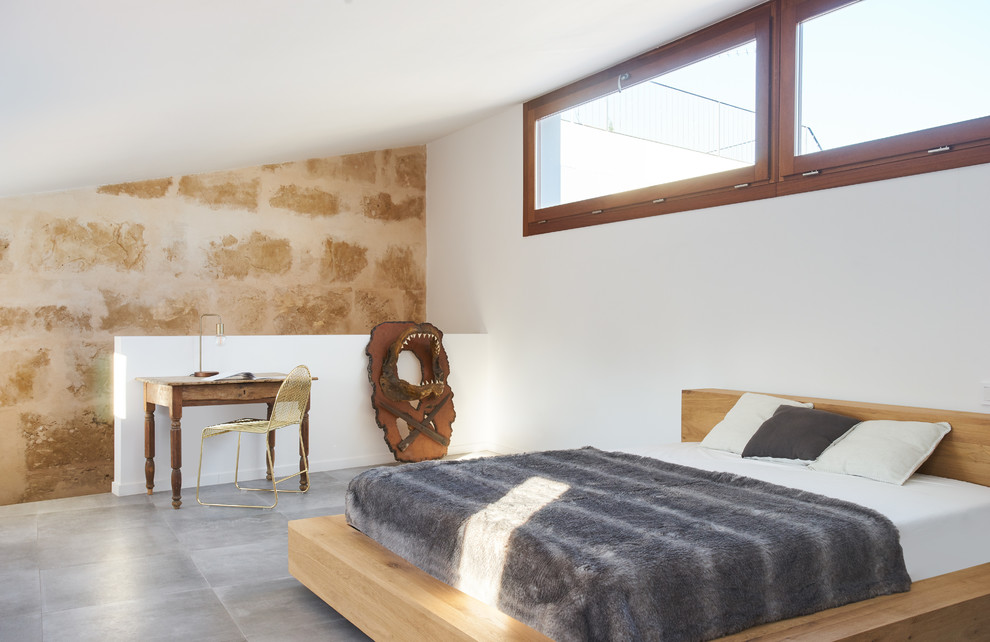Contemporary bedroom in Palma de Mallorca.