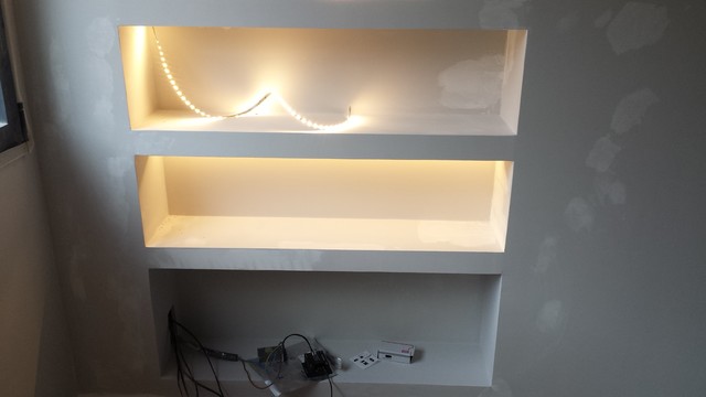 Estantería de pladur con luz led - Modern - Bedroom - Other - by  Construcciones Merino | Houzz