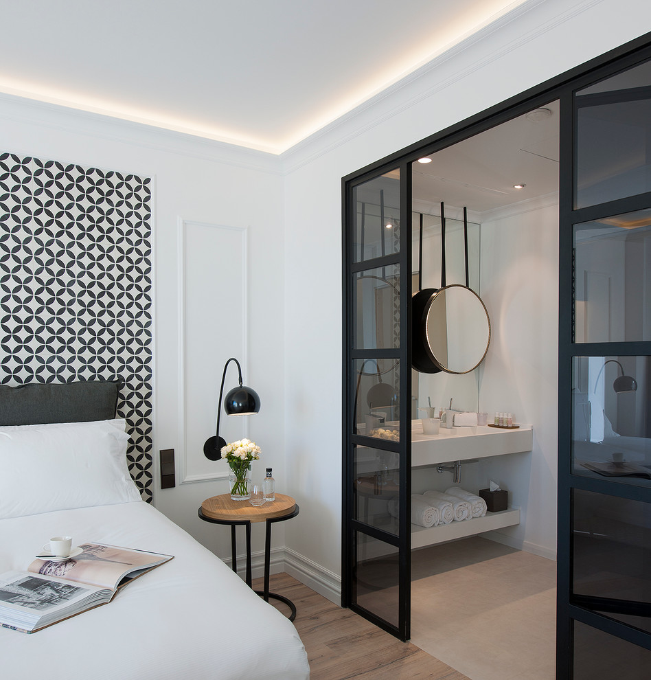 Inspiration for a modern bedroom remodel in Barcelona