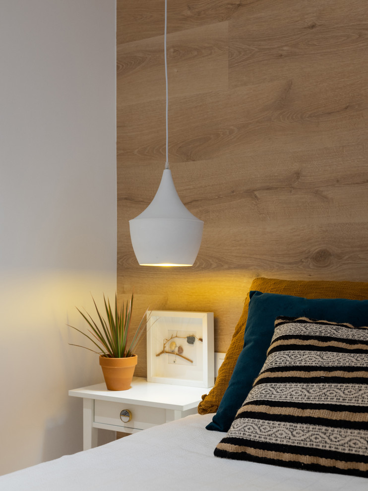 Bedroom - small scandinavian master bedroom idea in Other