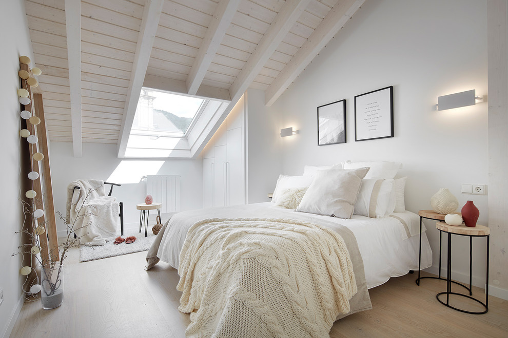 Inspiration för ett mellanstort skandinaviskt sovrum