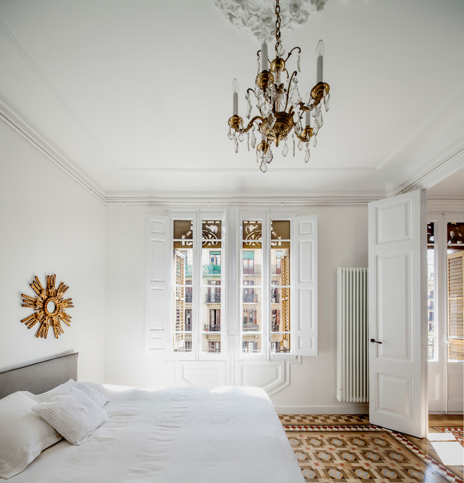 Bedroom - mid-century modern bedroom idea in Barcelona