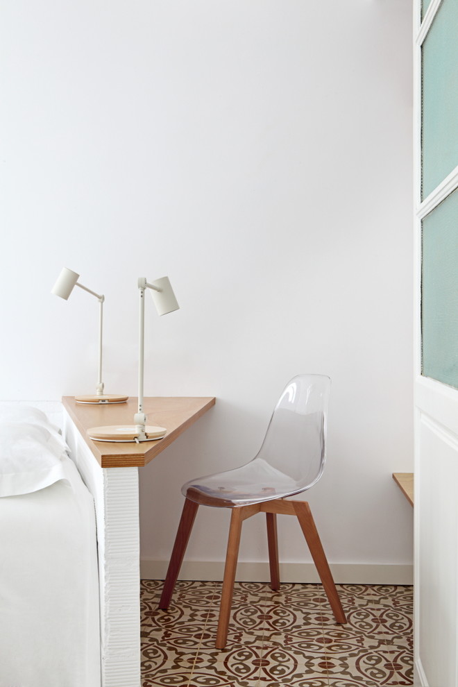 Inspiration for a small contemporary bedroom in Barcelona.
