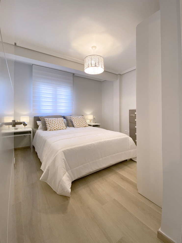 Inspiration för mellanstora minimalistiska sovrum
