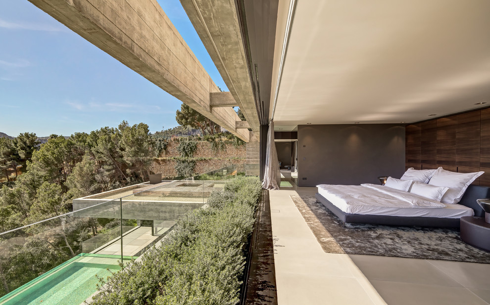 Modernes Hauptschlafzimmer ohne Kamin mit grauer Wandfarbe in Palma de Mallorca