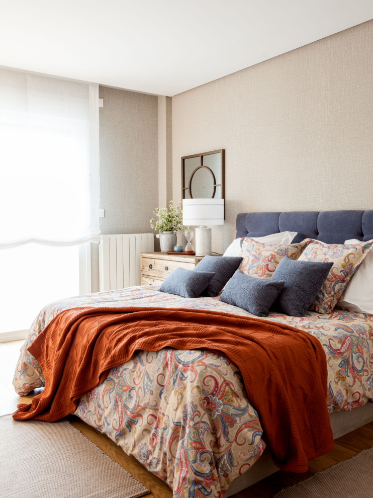 Design ideas for a coastal bedroom in Bilbao.