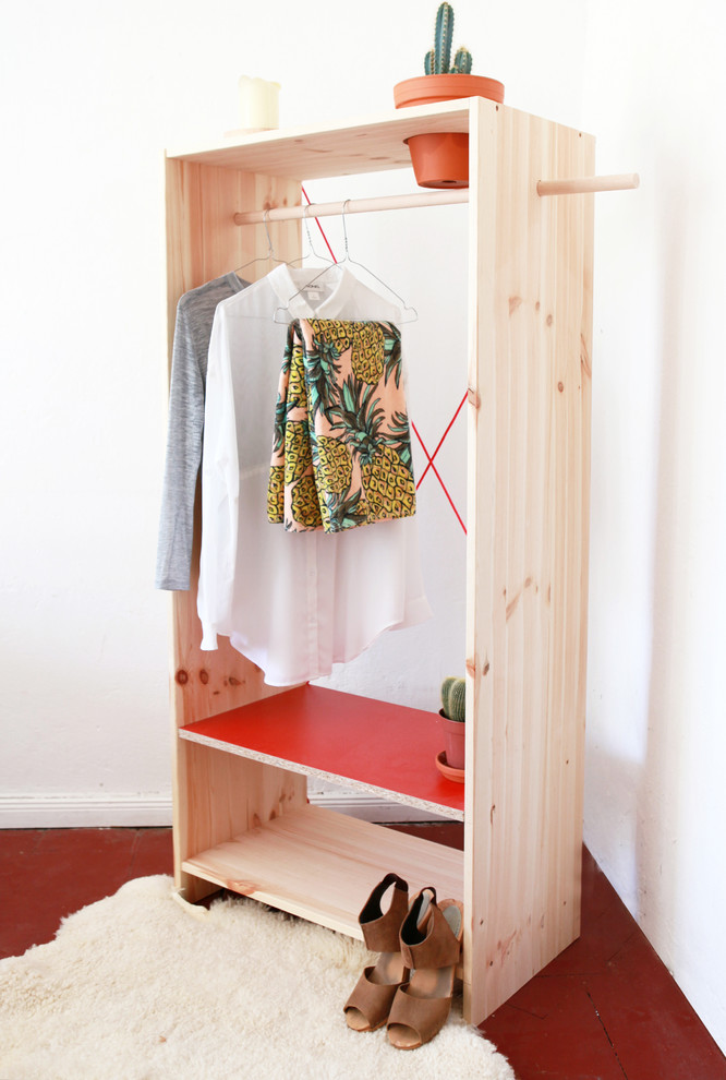 Idéer för att renovera en funkis garderob för kvinnor, med öppna hyllor