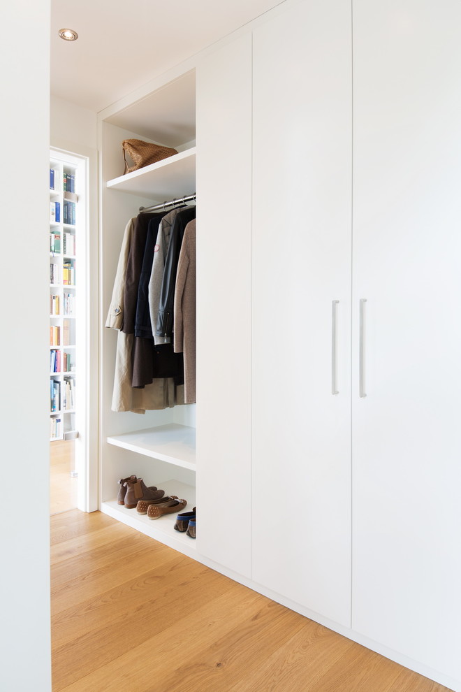 Garderobe im Eingangsbereich - Contemporary - Entry - Cologne - by ...