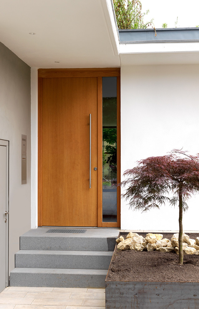 This is an example of a contemporary entrance in Nuremberg.