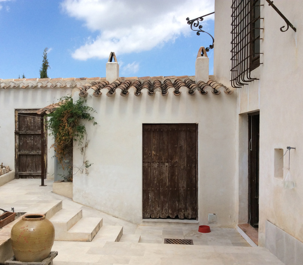 Mittelgroße Mediterrane Haustür in Sonstige