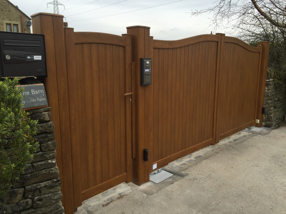 ALUMINIUM GATES Contemporary Entry Manchester by Country Gates