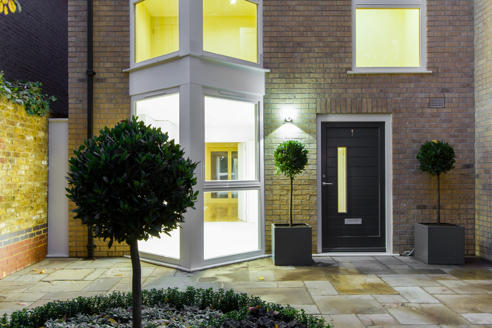 Moderne Haustür mit Einzeltür und schwarzer Haustür in London