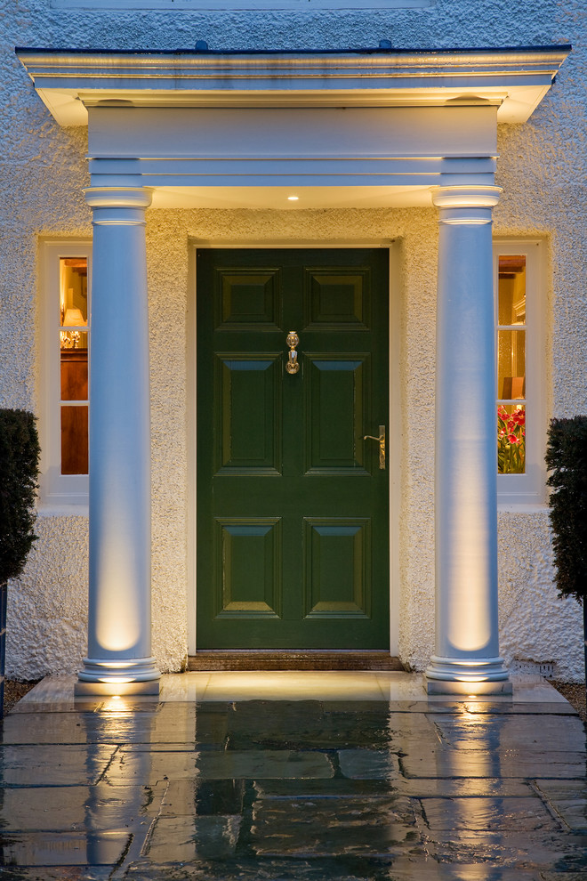 Example of a classic entryway design in London