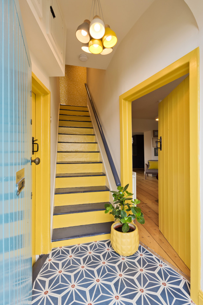 Example of a trendy entryway design in London