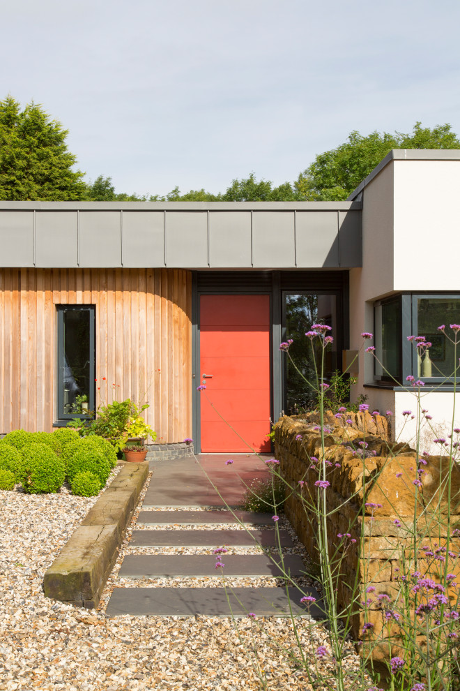 This is an example of a contemporary entrance in West Midlands.