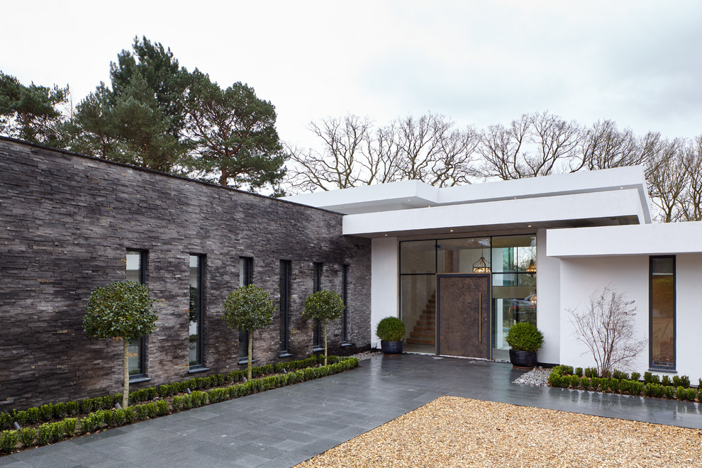 This is an example of a contemporary entrance in Buckinghamshire.