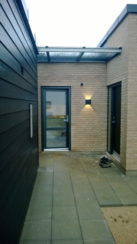 Example of a danish entryway design in Other