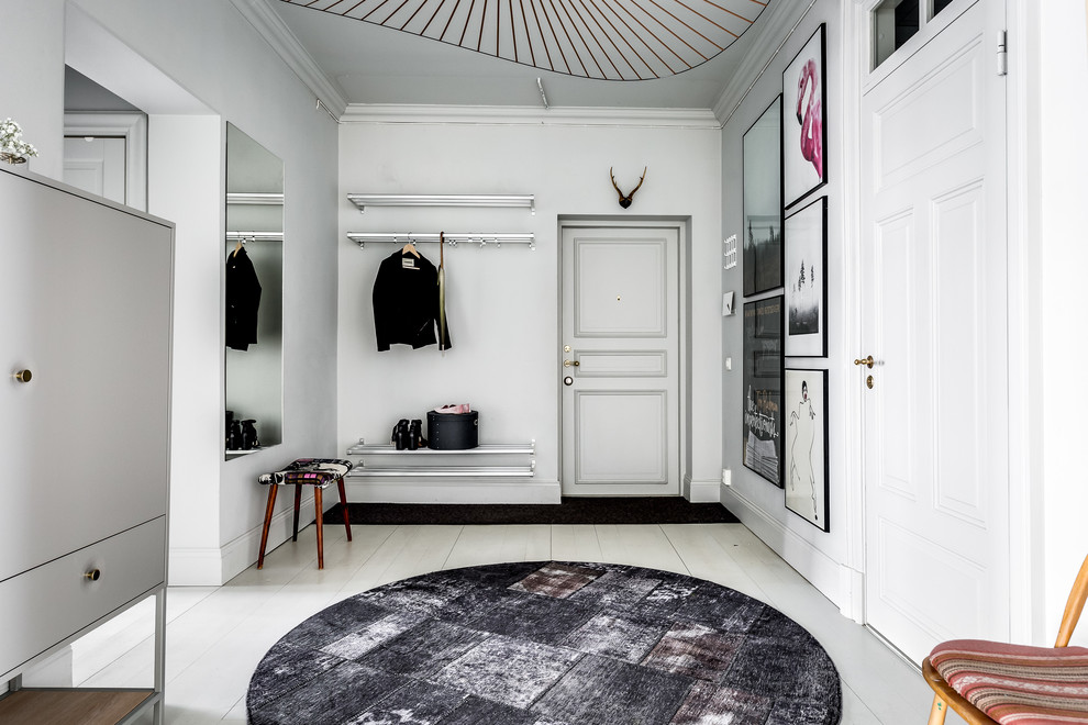 Inspiration for a scandinavian entryway remodel in Stockholm