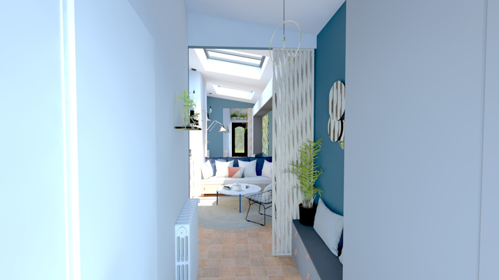 Свежая идея для дизайна: маленькое фойе в стиле лофт с синими стенами, полом из терракотовой плитки и красным полом для на участке и в саду - отличное фото интерьера