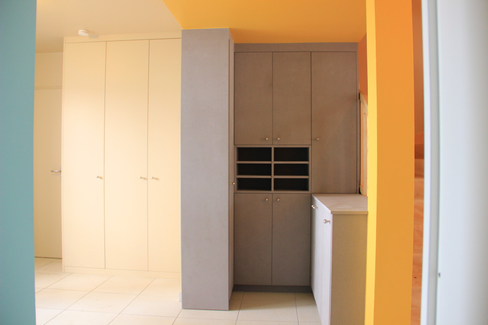 Mise en Peinture d'un Triplex à Villeurbanne Modern Entry Other by Capucine Rénov' Houzz