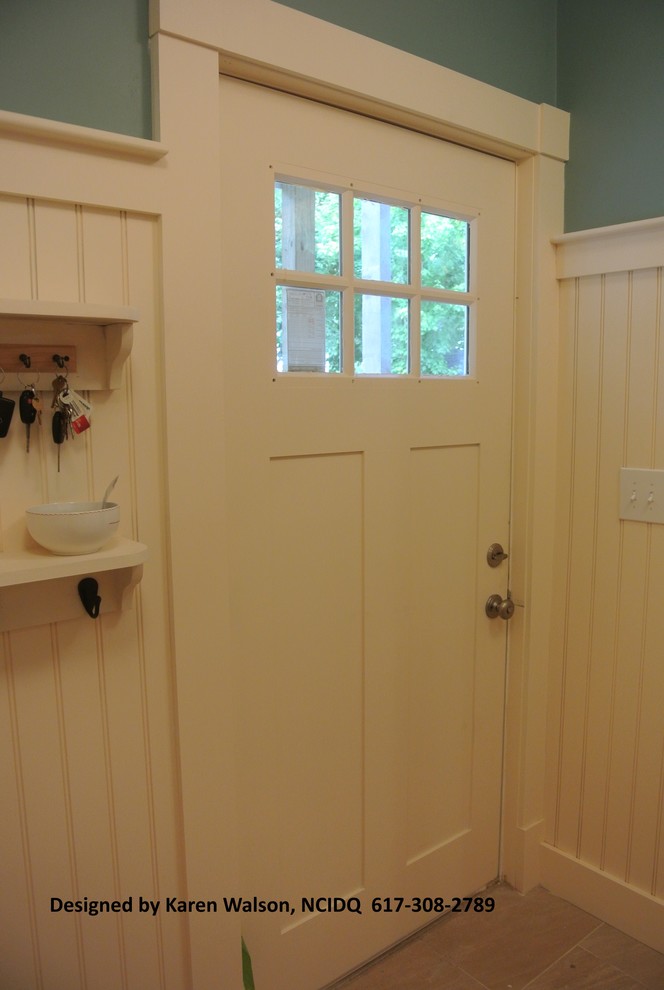 Idéer för små vintage kapprum, med blå väggar, klinkergolv i keramik, en enkeldörr och en vit dörr