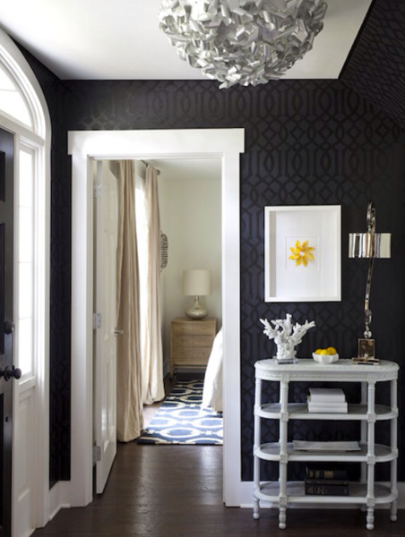 Inspiration for a classic entrance in Orange County.