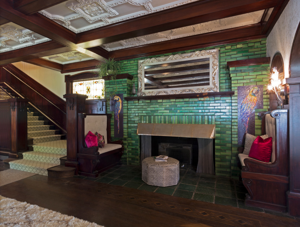 Elegant entryway photo in Los Angeles