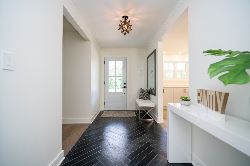 6 Rue Normandy, Baied'Urfé Modern Entry Montreal by Ali