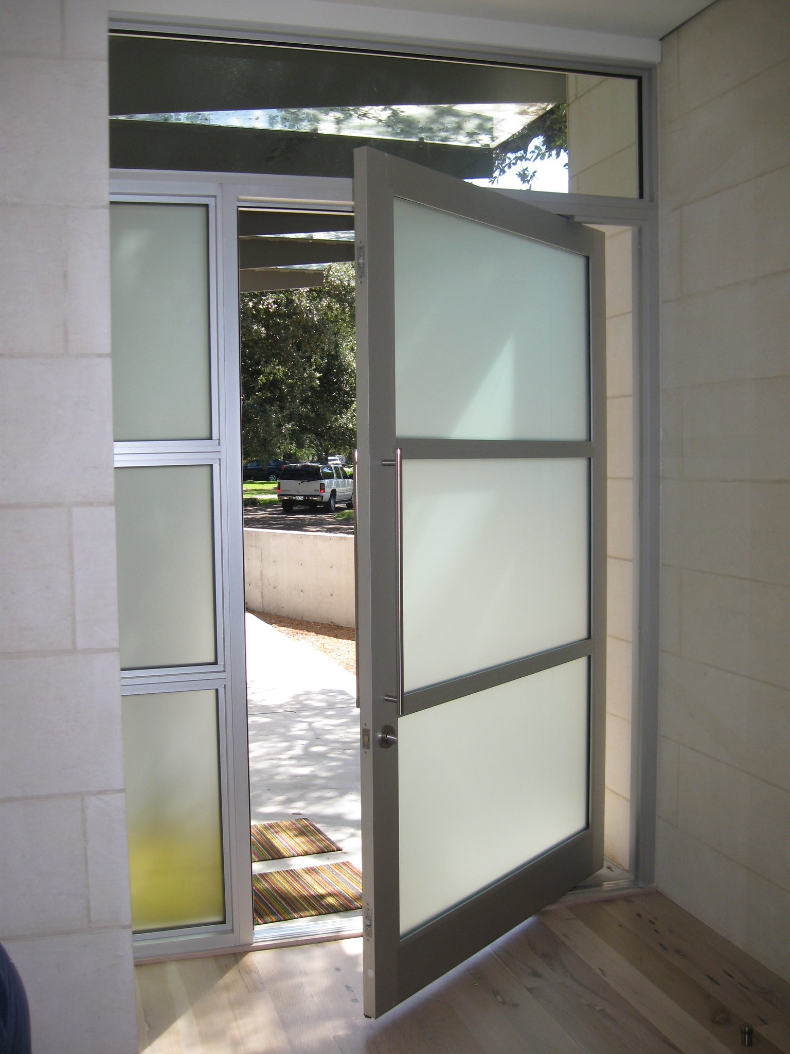 Алюминиевые двери steklolab77