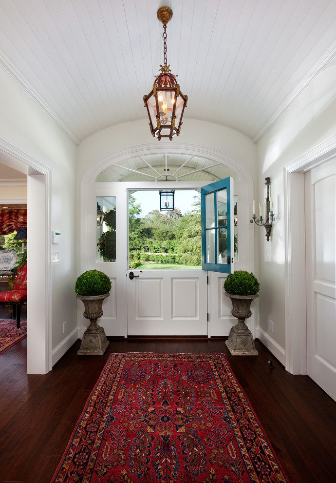 Entryway - traditional entryway idea in Santa Barbara