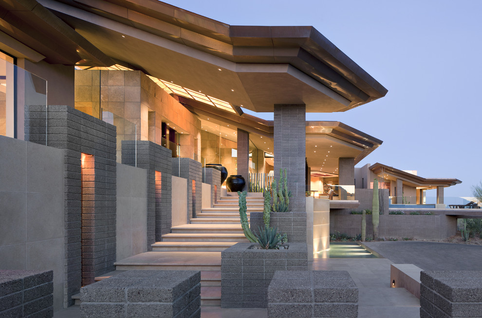 This is an example of an expansive entrance in Phoenix.