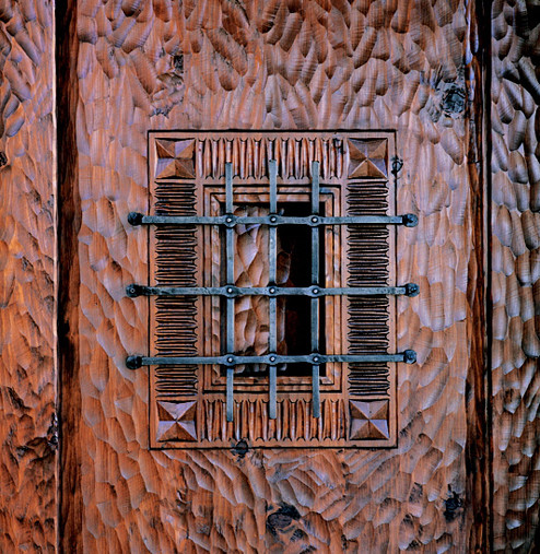 Example of a classic entryway design in Albuquerque