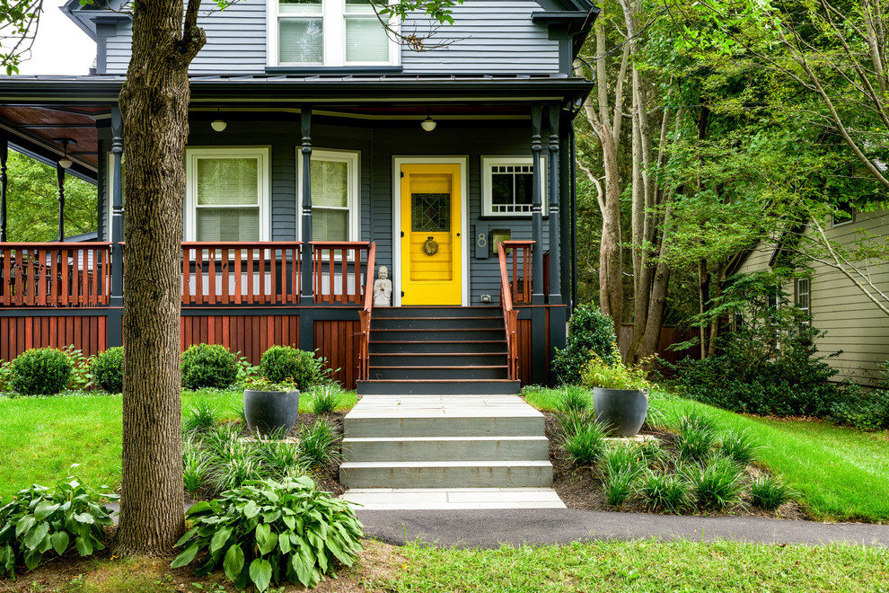 Mittelgroße Klassische Haustür mit Einzeltür und gelber Haustür in Boston