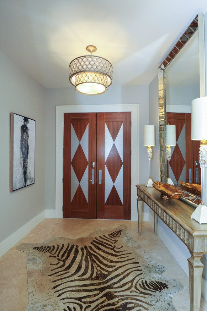 Example of a transitional entryway design in New Orleans