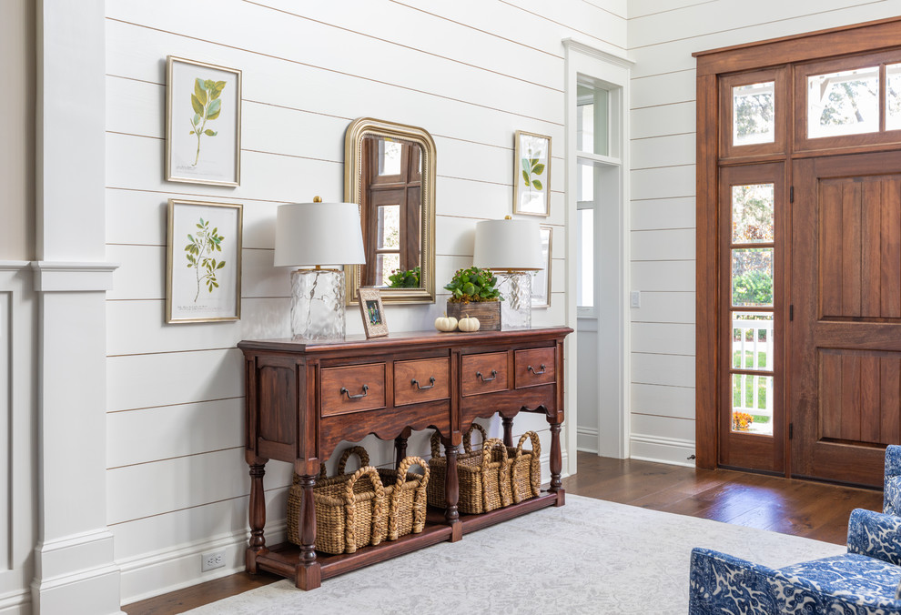 Inspiration for a cottage entryway remodel in Jacksonville