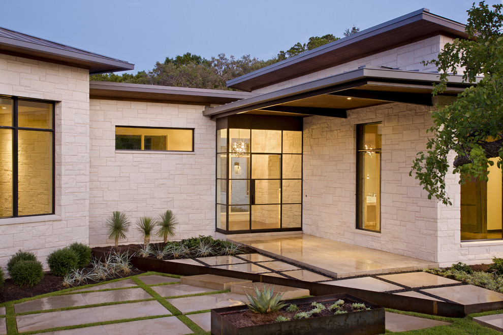 Moderne Haustür mit Einzeltür und Haustür aus Glas in Austin