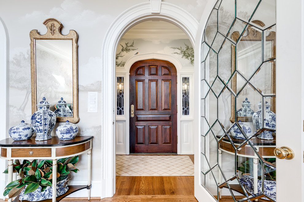 Inspiration for a traditional entrance in Richmond.